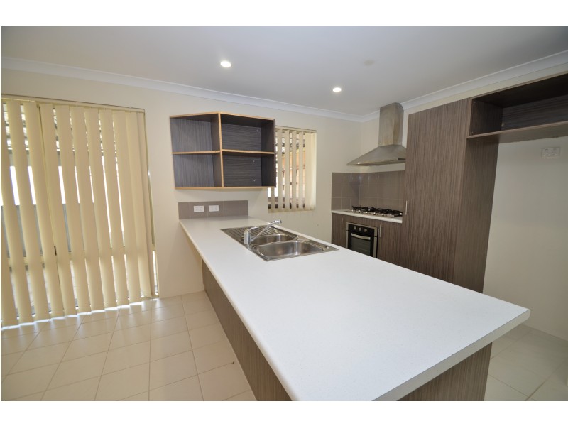 13 Kokoda Boulevard, Byford WA 6122