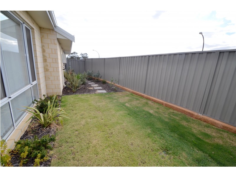 72 Setosa Loop, Byford WA 6122