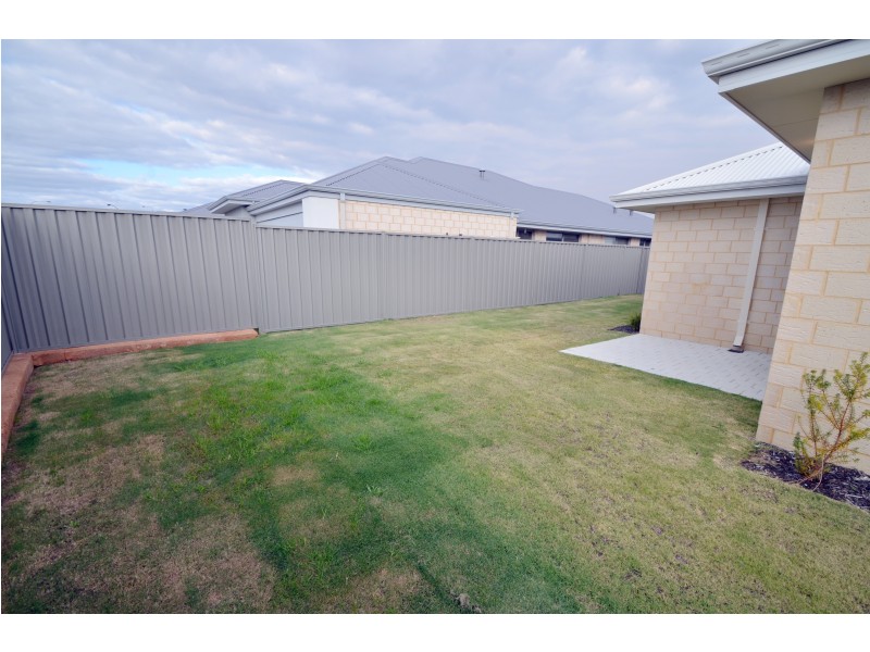 72 Setosa Loop, Byford WA 6122