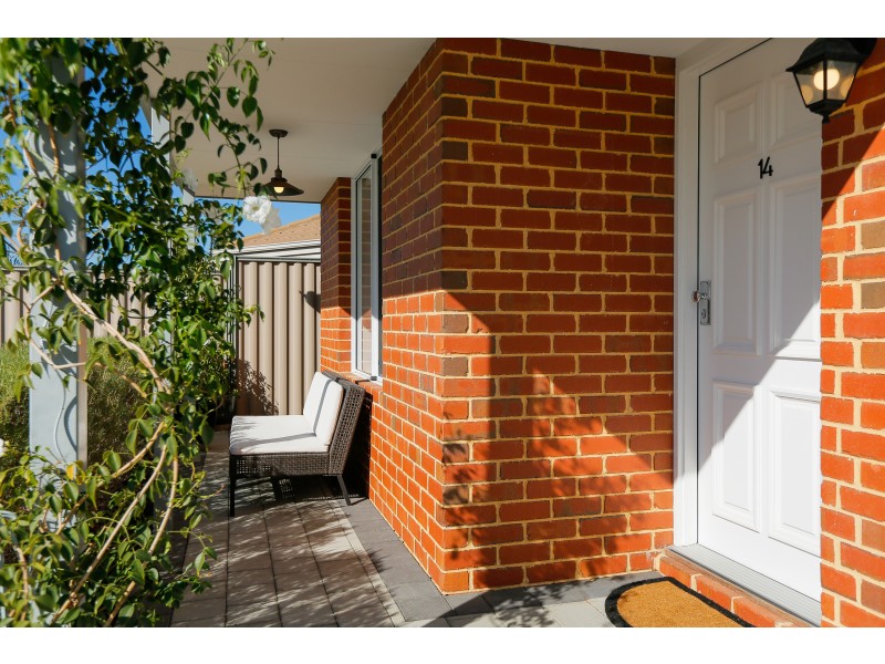 14 Frost Bend, Piara Waters WA 6112