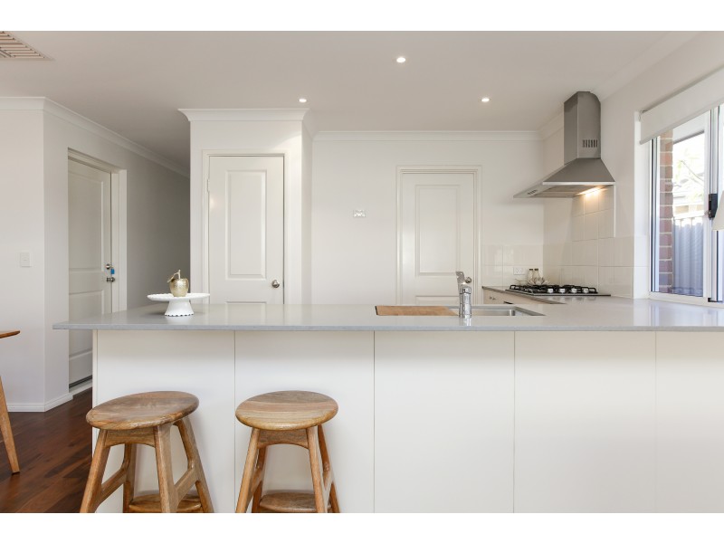 14 Frost Bend, Piara Waters WA 6112