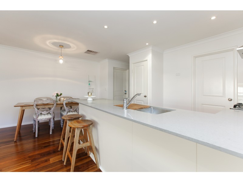 14 Frost Bend, Piara Waters WA 6112