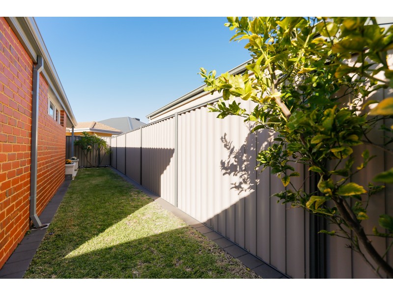 14 Frost Bend, Piara Waters WA 6112