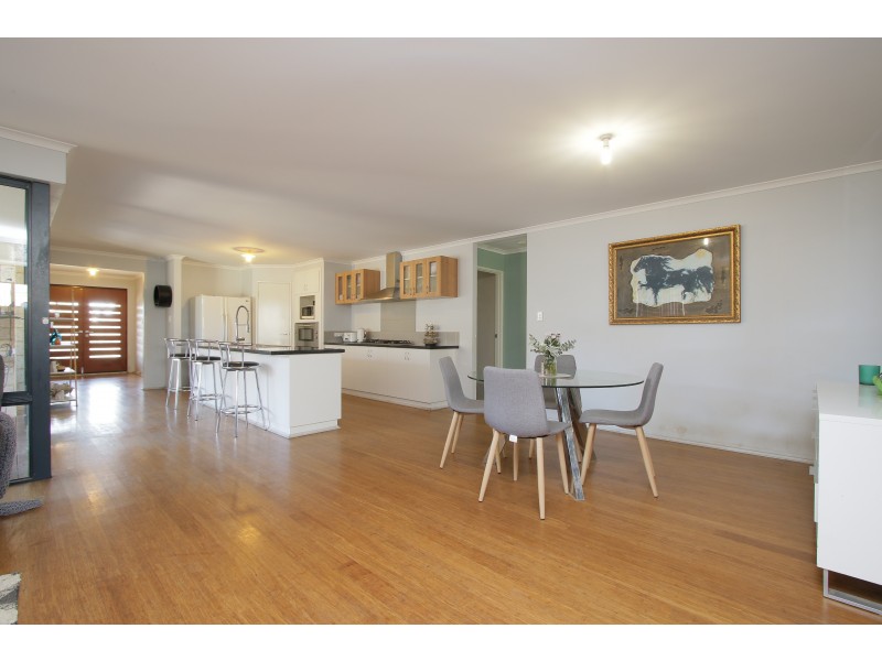 50 Bordeaux Parade, Piara Waters WA 6112