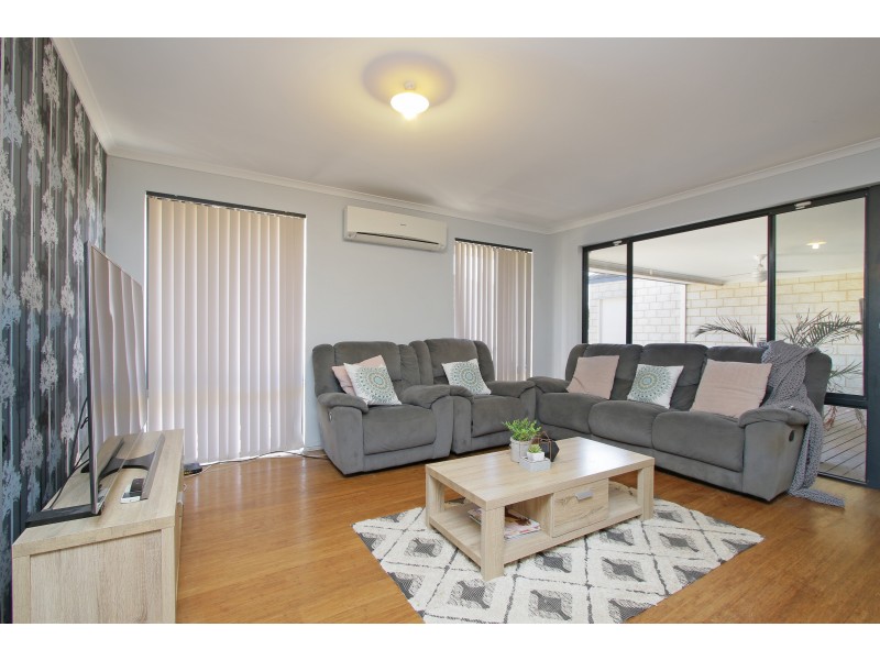 50 Bordeaux Parade, Piara Waters WA 6112