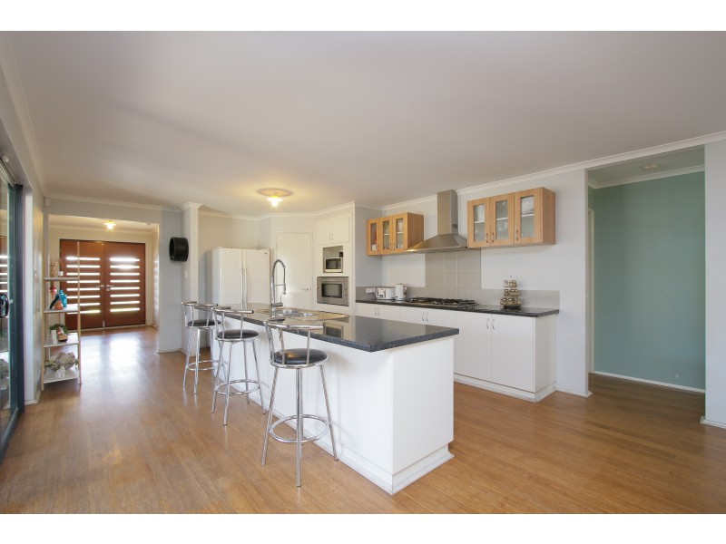 50 Bordeaux Parade, Piara Waters WA 6112