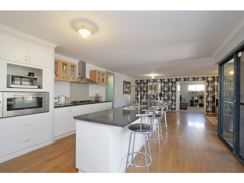 50 Bordeaux Parade, Piara Waters WA 6112