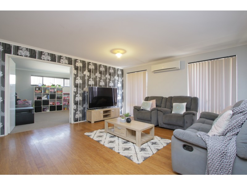 50 Bordeaux Parade, Piara Waters WA 6112