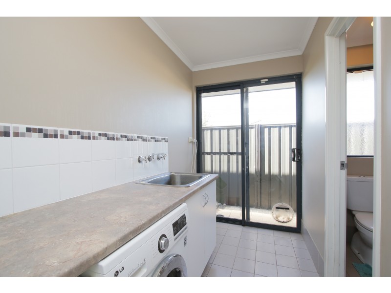 50 Bordeaux Parade, Piara Waters WA 6112