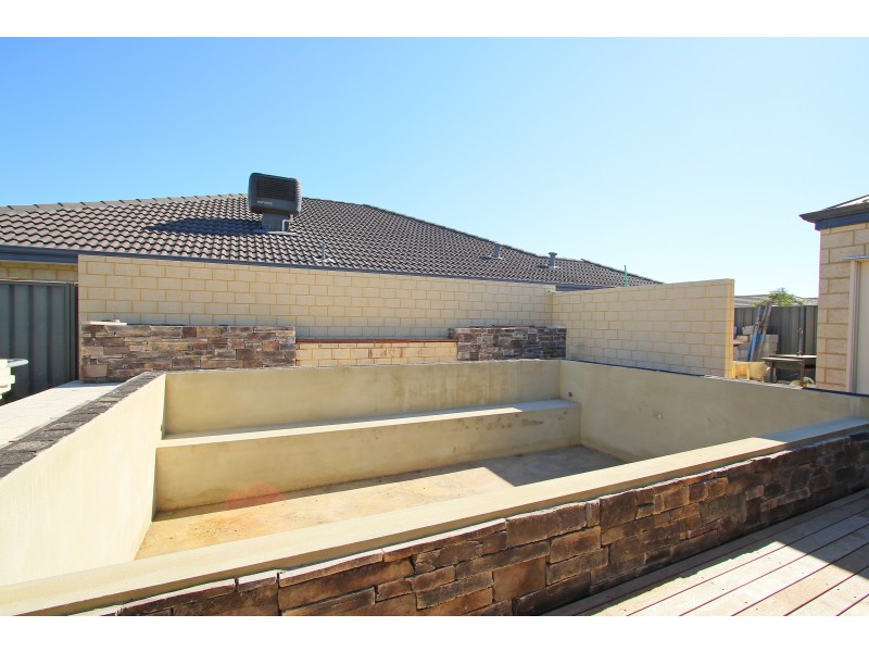 50 Bordeaux Parade, Piara Waters WA 6112