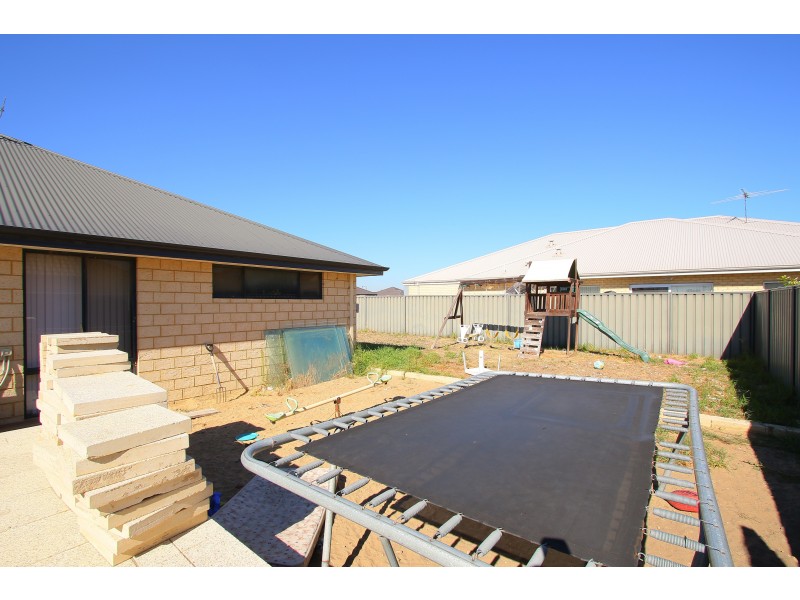 50 Bordeaux Parade, Piara Waters WA 6112