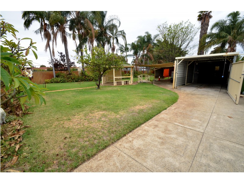 21 Pearl Road, Cloverdale WA 6105