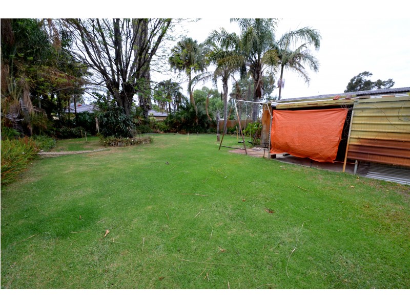 21 Pearl Road, Cloverdale WA 6105