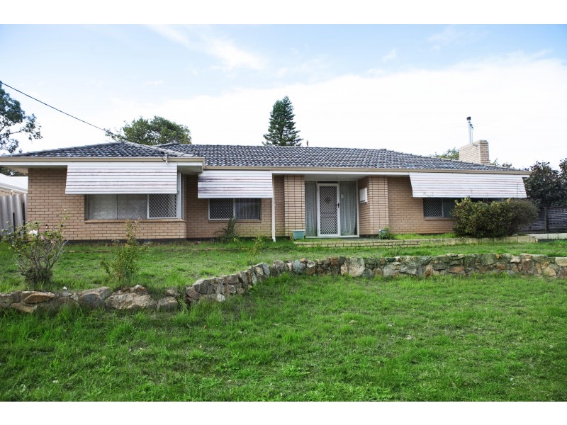 4 Marlow Way, Thornlie WA 6108