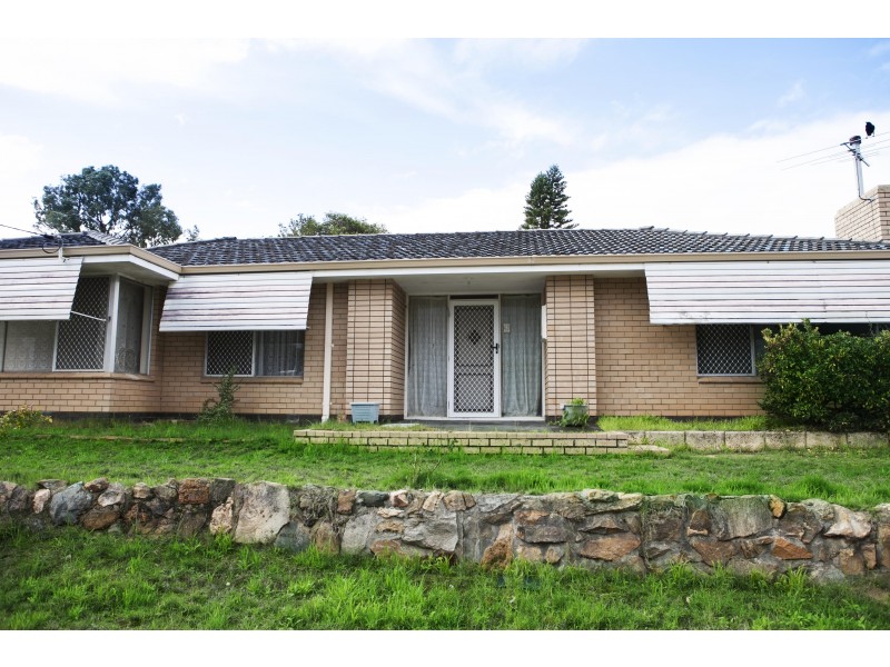 4 Marlow Way, Thornlie WA 6108