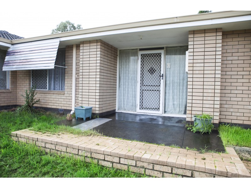 4 Marlow Way, Thornlie WA 6108