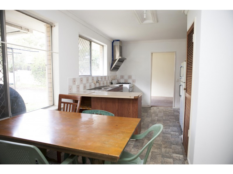 4 Marlow Way, Thornlie WA 6108