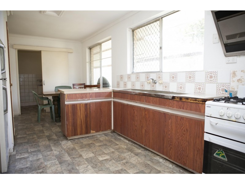 4 Marlow Way, Thornlie WA 6108