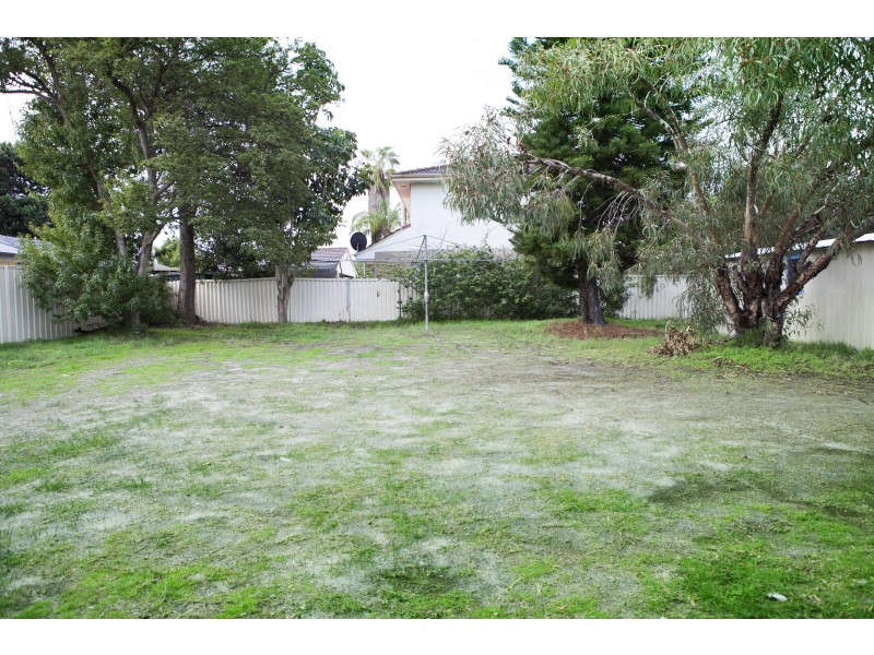 4 Marlow Way, Thornlie WA 6108