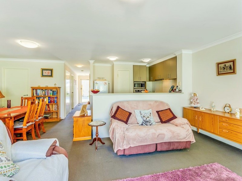 19/4 Jacana Parade, Ballajura WA 6066