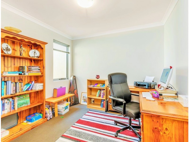 19/4 Jacana Parade, Ballajura WA 6066