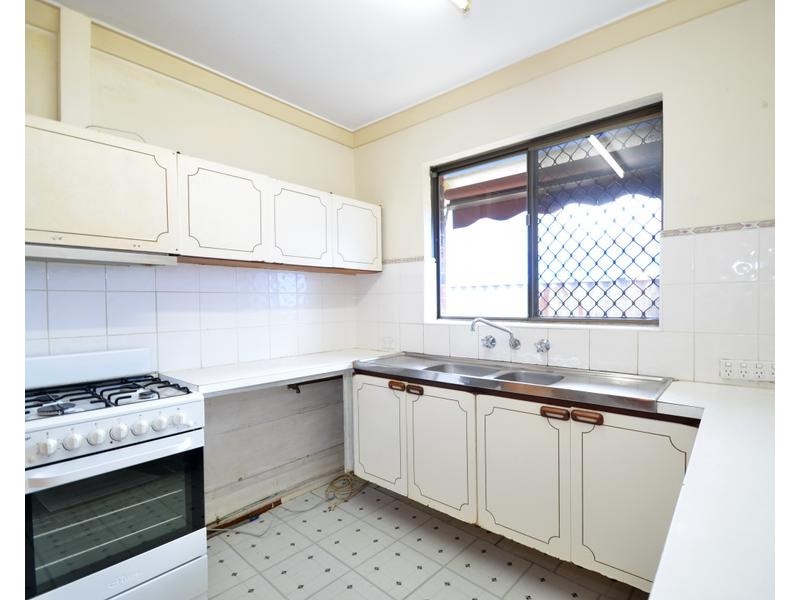 7 Chilcott Gdns, Gosnells WA 6110