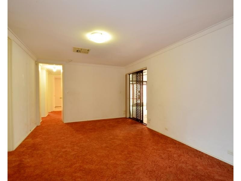 7 Chilcott Gdns, Gosnells WA 6110