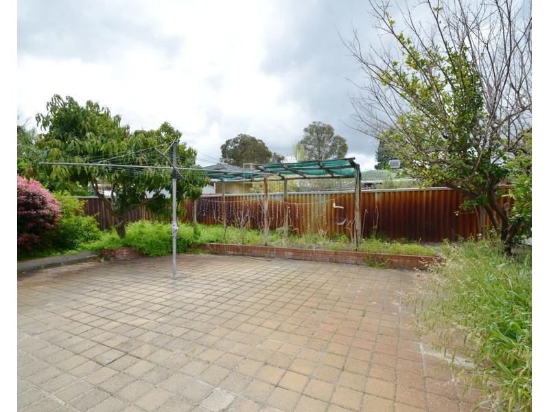 7 Chilcott Gdns, Gosnells WA 6110