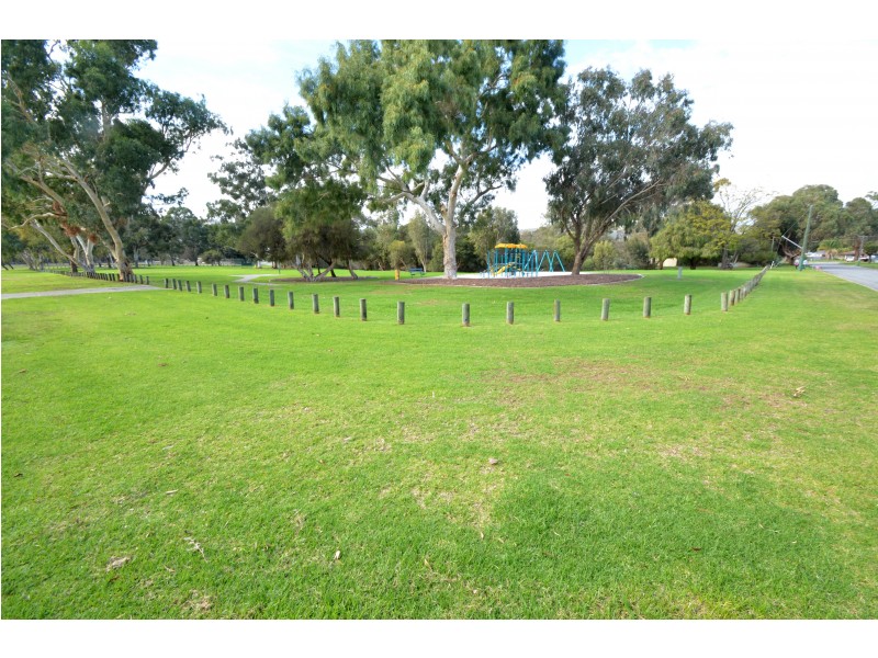 14 Tenterden Way, Gosnells WA 6110