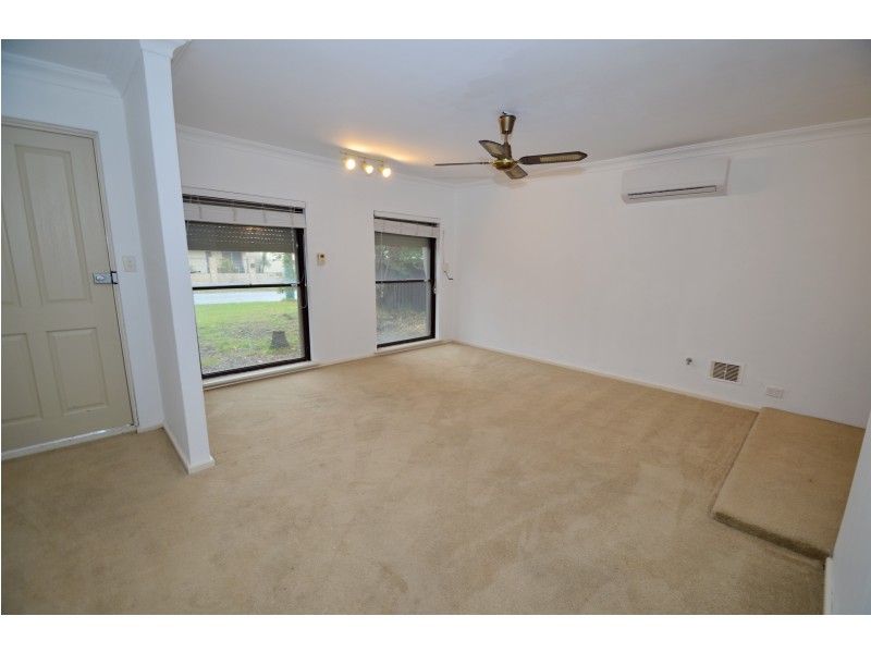 4 Sandalwood Street, Maddington WA 6109