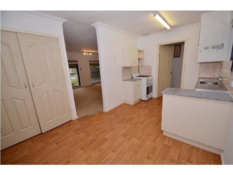 4 Sandalwood Street, Maddington WA 6109