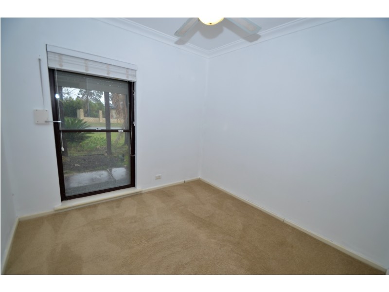 4 Sandalwood Street, Maddington WA 6109