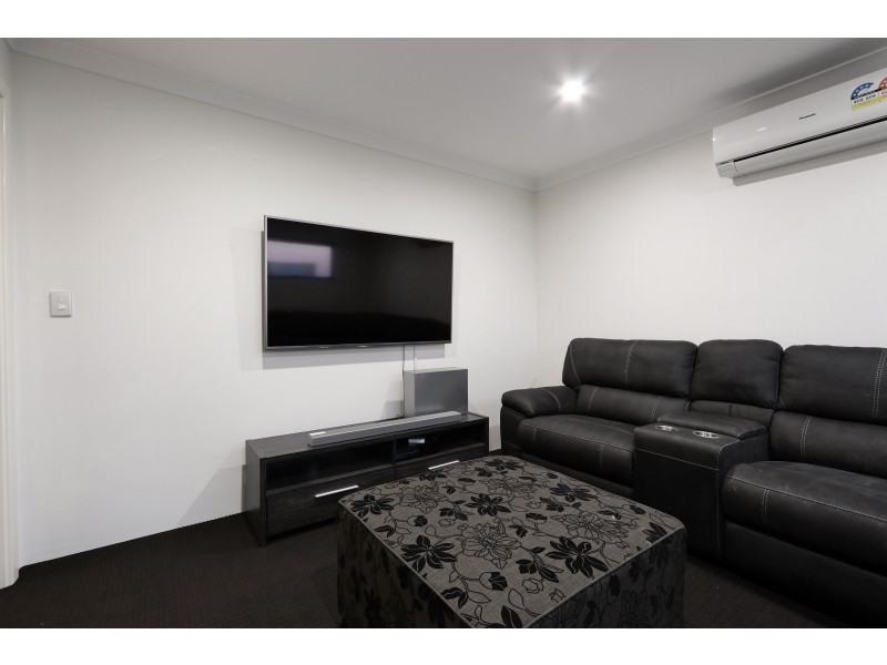 15 Egrove Lane, Piara Waters WA 6112