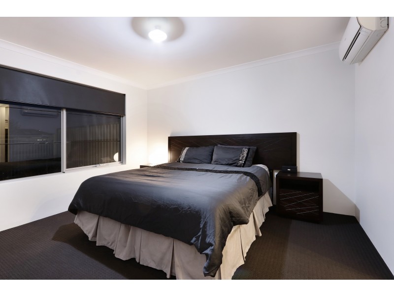 15 Egrove Lane, Piara Waters WA 6112