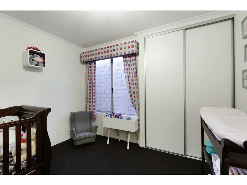 15 Egrove Lane, Piara Waters WA 6112