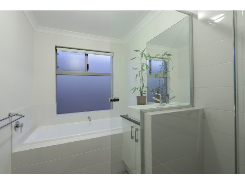 15 Egrove Lane, Piara Waters WA 6112