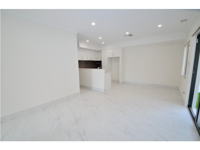 6/30 norman street, St James WA 6102