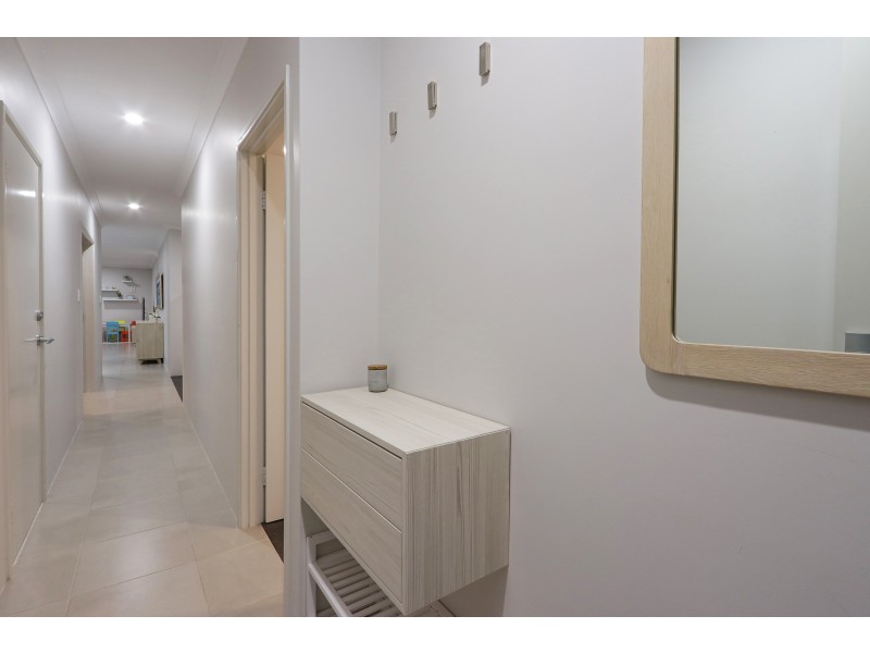 6 Plavin Street, Piara Waters WA 6112