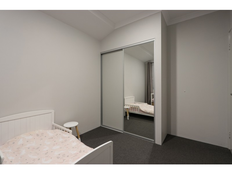 6 Plavin Street, Piara Waters WA 6112