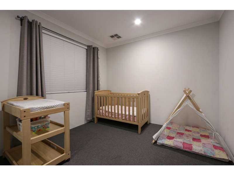 6 Plavin Street, Piara Waters WA 6112