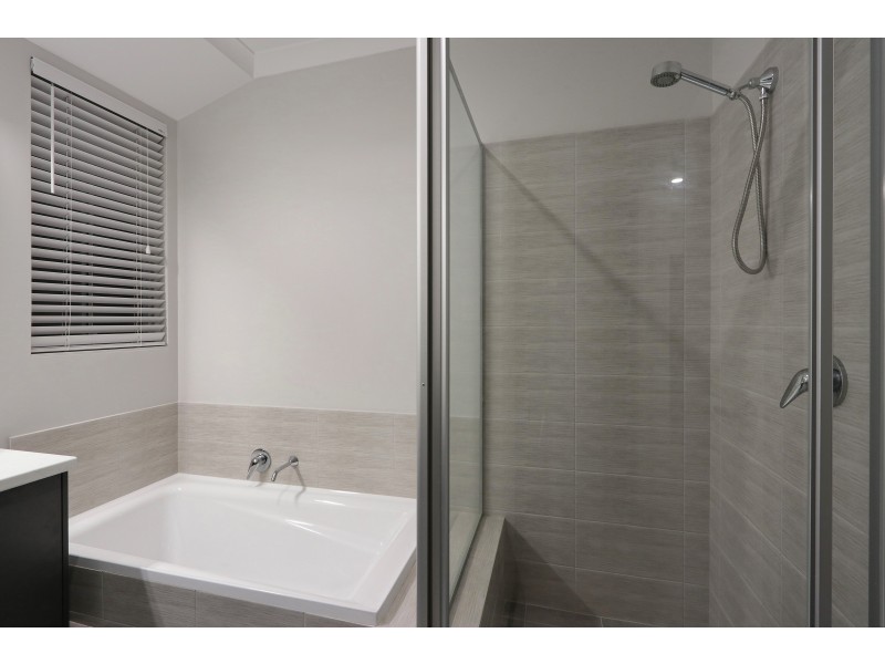 6 Plavin Street, Piara Waters WA 6112