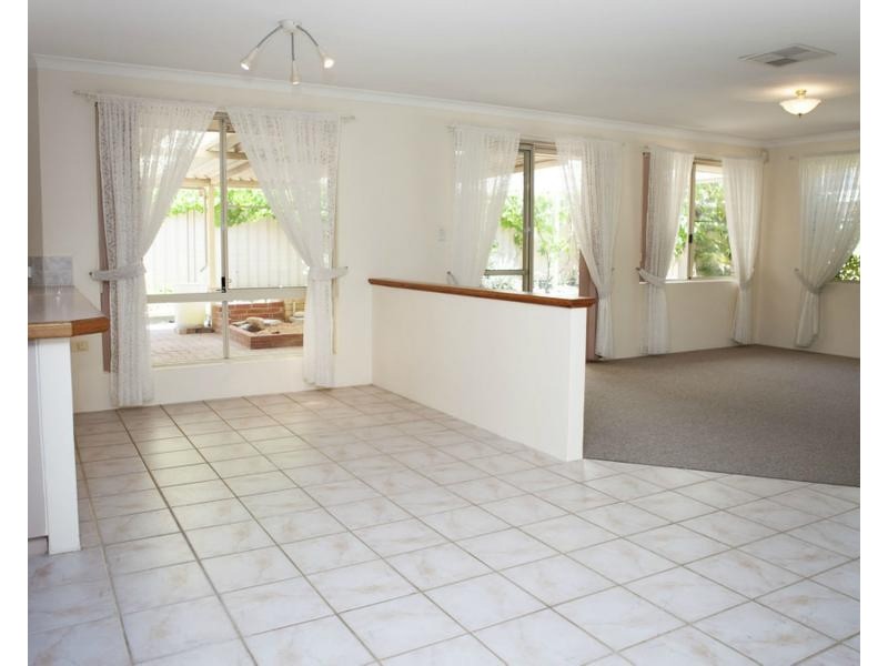 18 Jilakin Loop, Canning Vale WA 6155