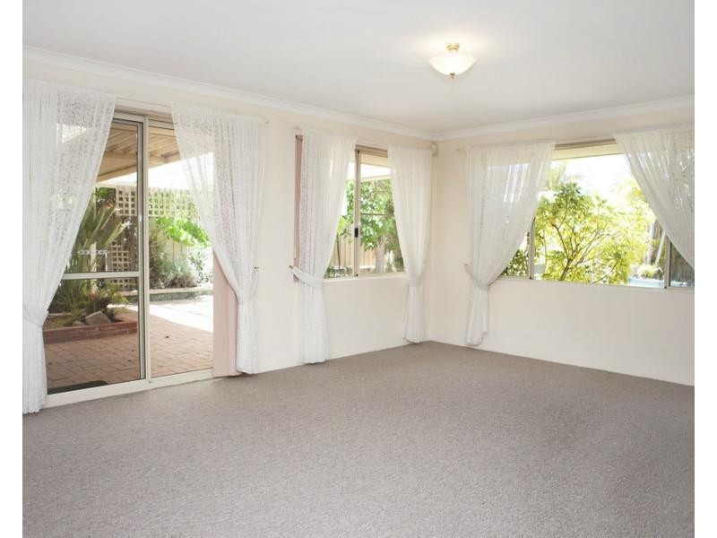 18 Jilakin Loop, Canning Vale WA 6155