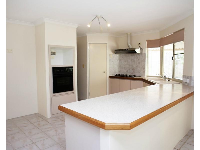 18 Jilakin Loop, Canning Vale WA 6155