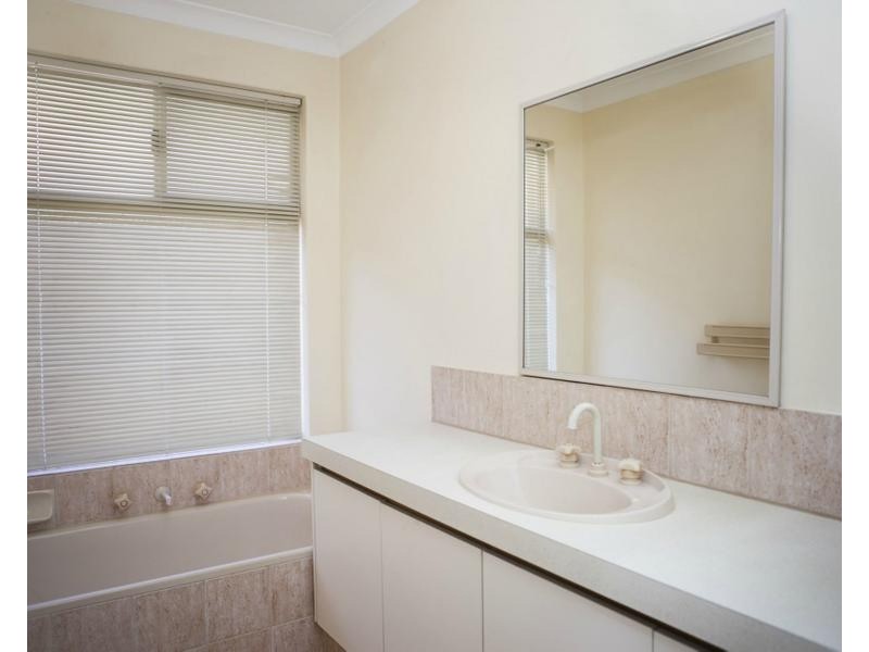 18 Jilakin Loop, Canning Vale WA 6155