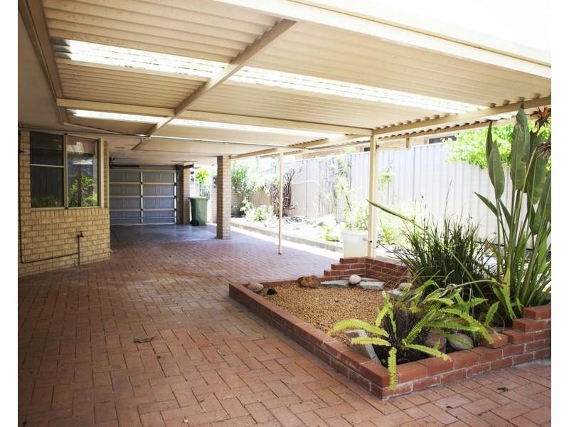 18 Jilakin Loop, Canning Vale WA 6155