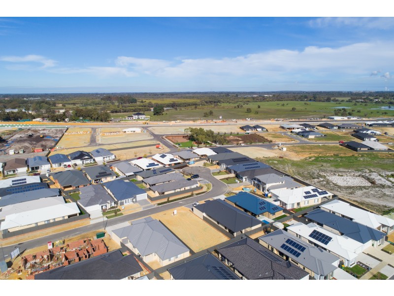 5 Shale Court, Piara Waters WA 6112