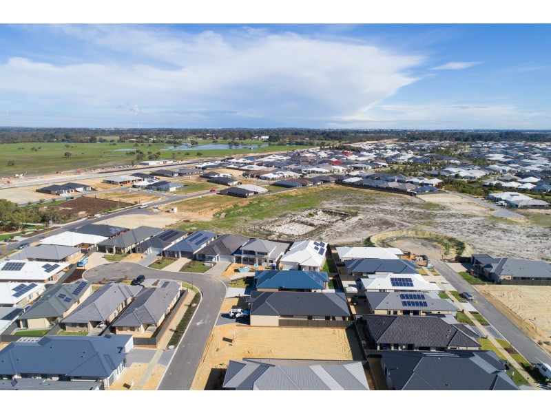 5 Shale Court, Piara Waters WA 6112