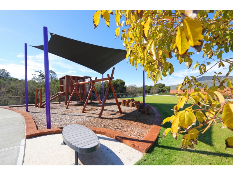 5 Shale Court, Piara Waters WA 6112