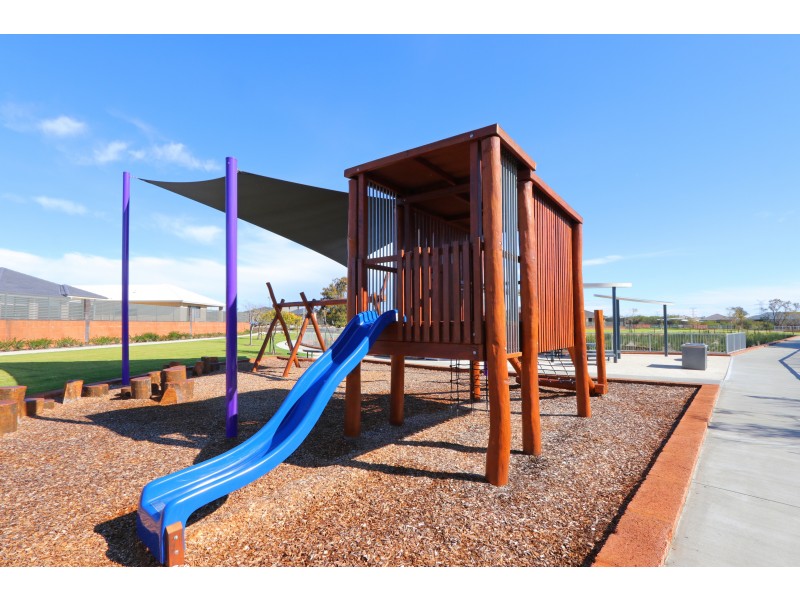 5 Shale Court, Piara Waters WA 6112